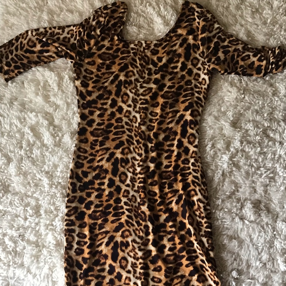 Leopard midi dress v neck back